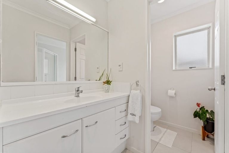 Photo of property in 44 Kath Hopper Drive, Orewa, 0931