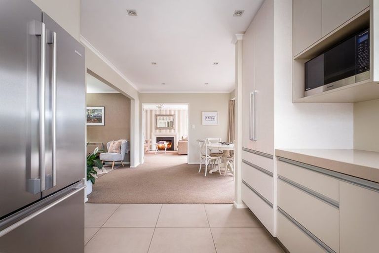Photo of property in 2/77a Hinau Street, Riccarton, Christchurch, 8041