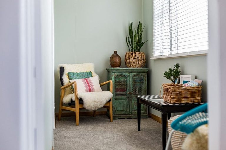 Photo of property in 107 Onepu Road, Lyall Bay, Wellington, 6022