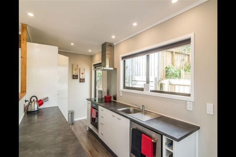 Photo of property in 6 Tatum Way, Johnsonville, Wellington, 6037