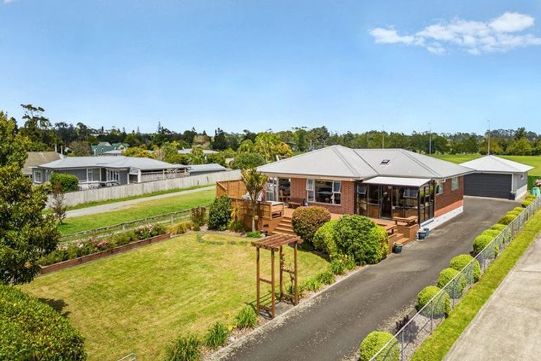 Photo of property in 48 Tapu Road, Huapai, Kumeu, 0810