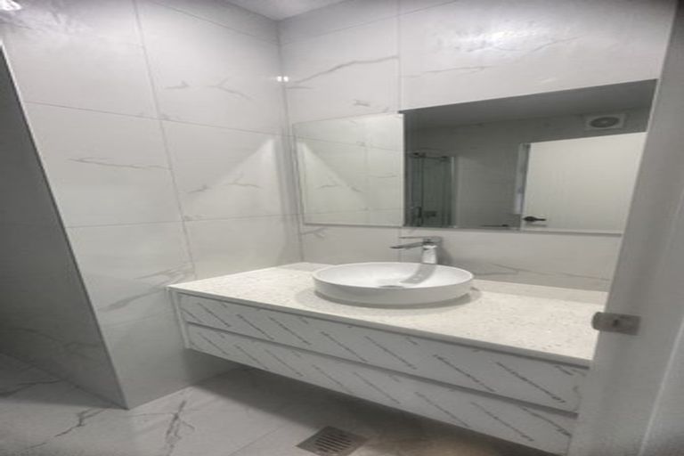 Photo of property in 14b Sunlands Drive, Manurewa, Auckland, 2102