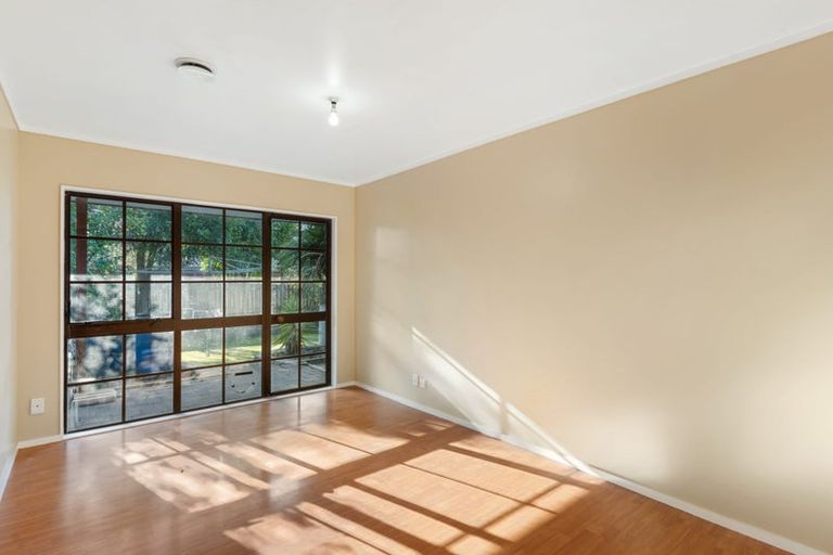 Photo of property in 2 Septimus Place, Henderson, Auckland, 0612