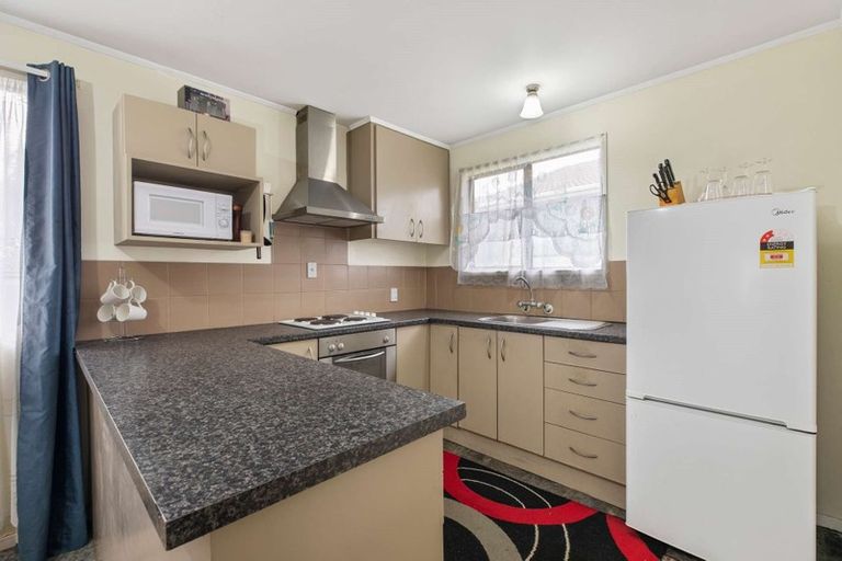 Photo of property in 2/47 Taitimu Drive, Weymouth, Auckland, 2103