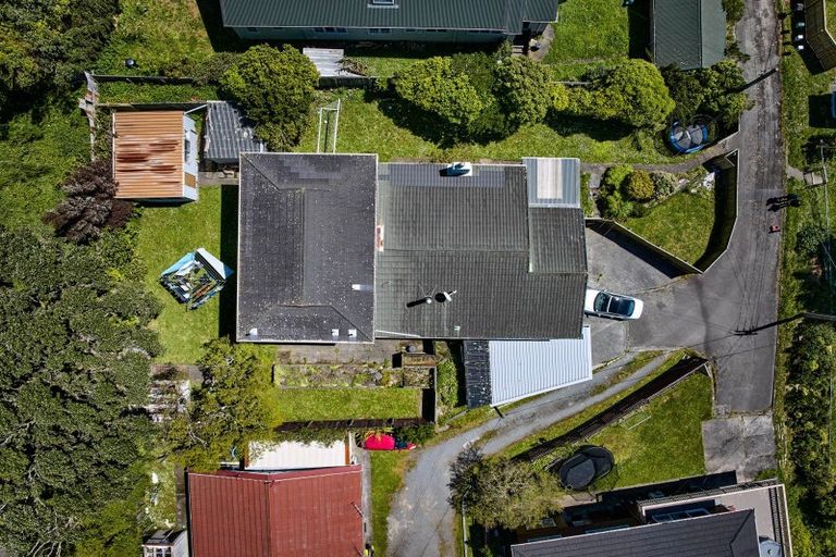 Photo of property in 18a Robert Street, Newlands, Wellington, 6037