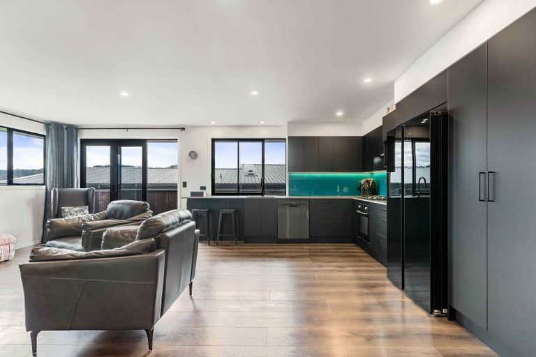 Photo of property in 5 Manatu Close, Whangamata, 3691