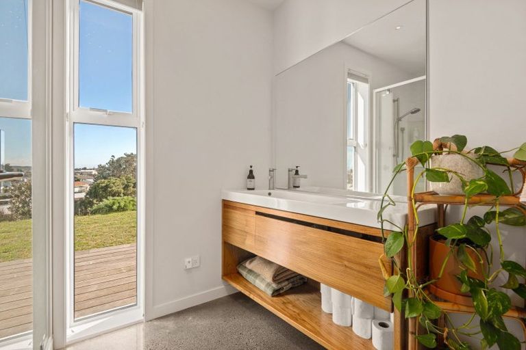 Photo of property in 2 Rangeview Rise, Foxton Beach, Foxton, 4815