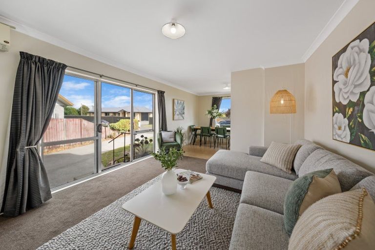Photo of property in 22 Sandown Crescent, Aranui, Christchurch, 8061