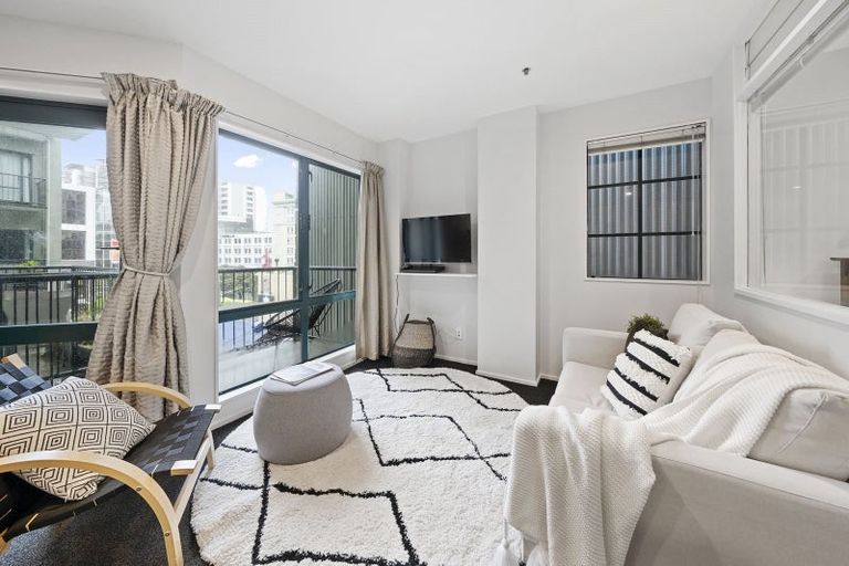 Photo of property in Courtenay Apartments, 408/120u Courtenay Place, Te Aro, Wellington, 6011
