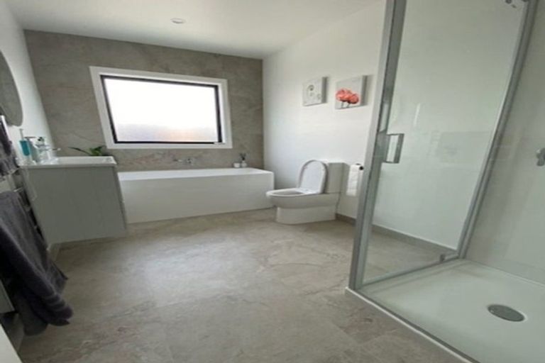 Photo of property in 19 Cassin Place, Taradale, 4112