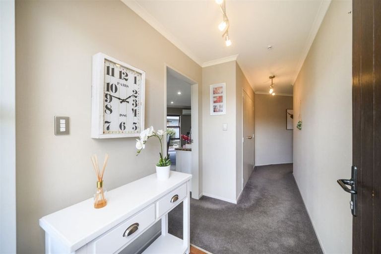 Photo of property in 40 Geneva Terrace, Kelvin Grove, Palmerston North, 4414
