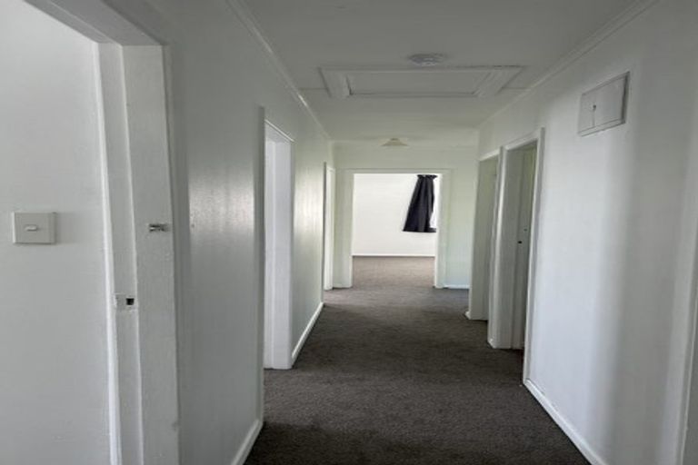 Photo of property in 9 Berkshire Grove, Cannons Creek, Porirua, 5024