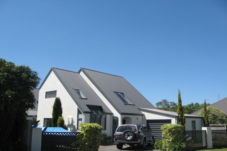 Photo of property in 5 Pentonville Close, Westmorland, Christchurch, 8025
