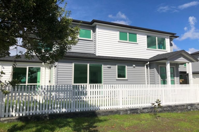 Photo of property in 2a Sherwood Avenue, Te Atatu South, Auckland, 0610
