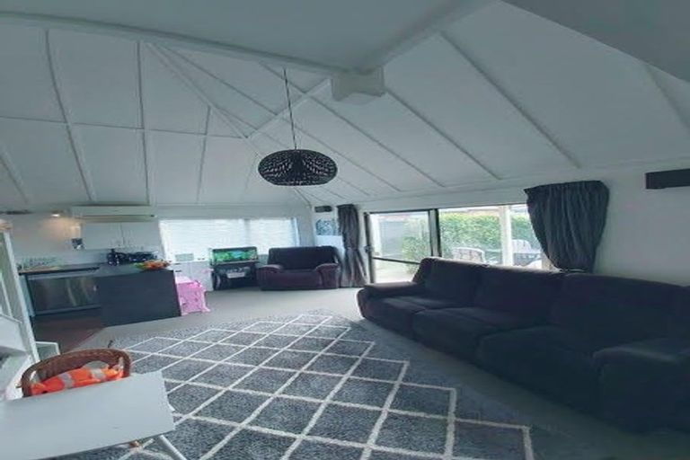 Photo of property in 9/58 Manuroa Road, Takanini, 2112