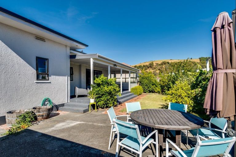 Photo of property in 5 Golding Road, Taradale, Napier, 4112