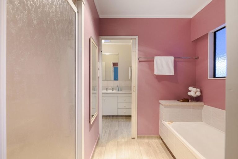 Photo of property in 52 Lotus Avenue, Mount Maunganui, 3116