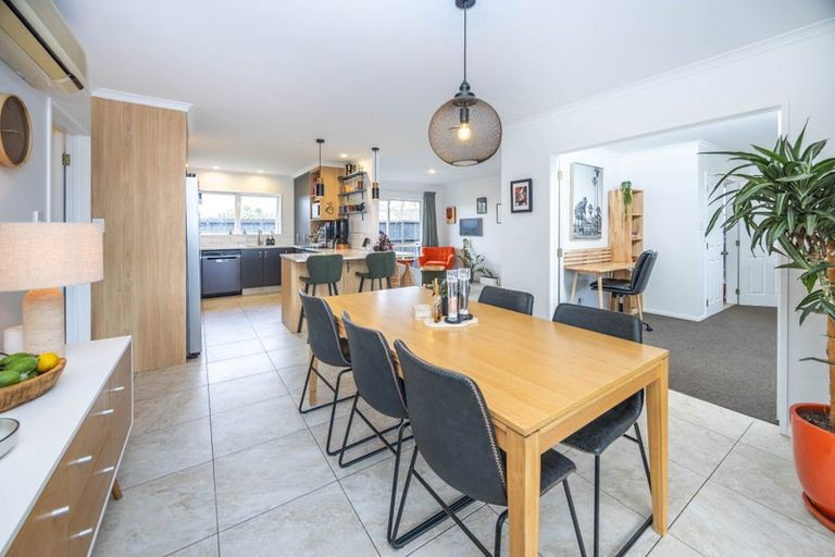 Photo of property in 12 Flora Way, Rototuna, Hamilton, 3210