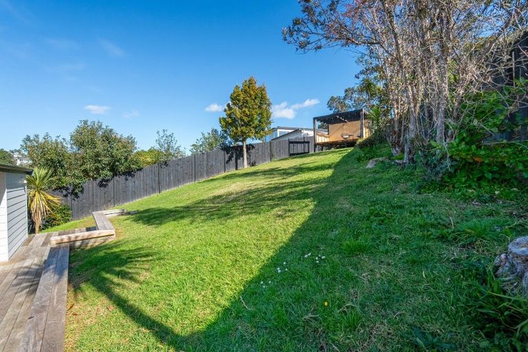 Photo of property in 22 Maori Hut Road, Red Beach, 0932