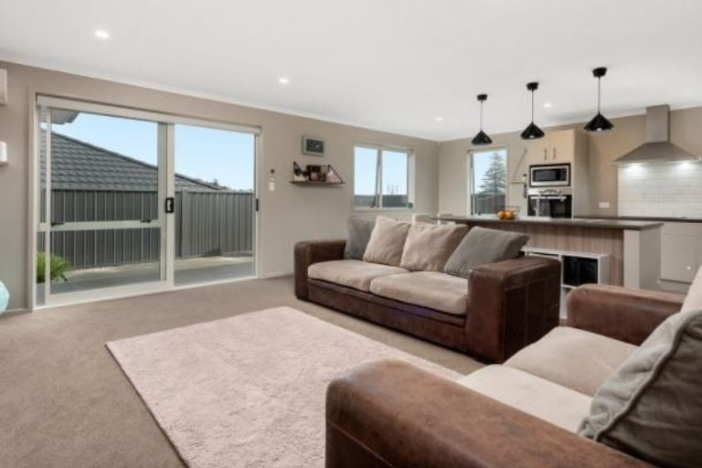 Photo of property in 14 Watene Way, Welcome Bay, Tauranga, 3112