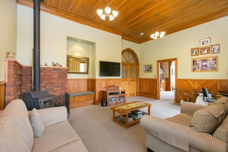 Photo of property in 333 Upland Road, Tarurutangi, New Plymouth, 4372
