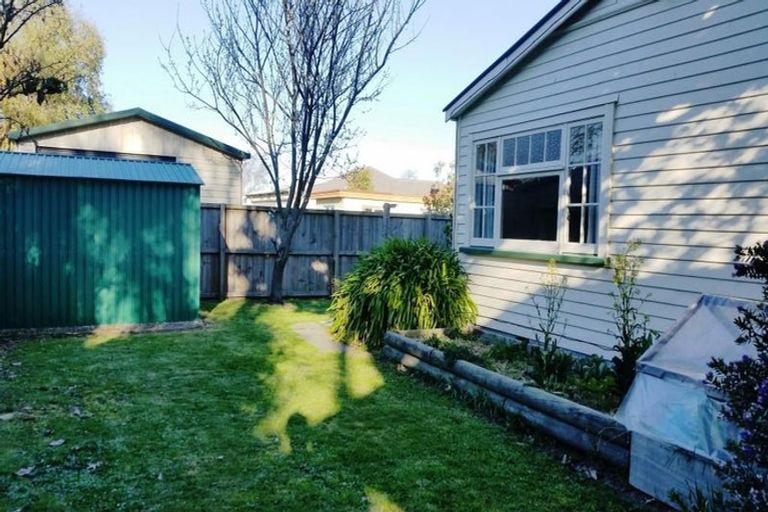 Photo of property in 90 Geraldine Street, Edgeware, Christchurch, 8013