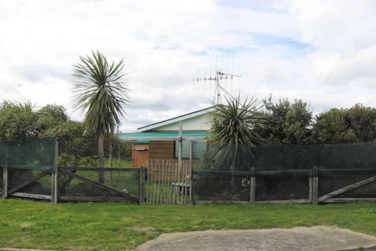 Photo of property in 3 Mavis Avenue, Waikawa Beach, Manakau, 5573