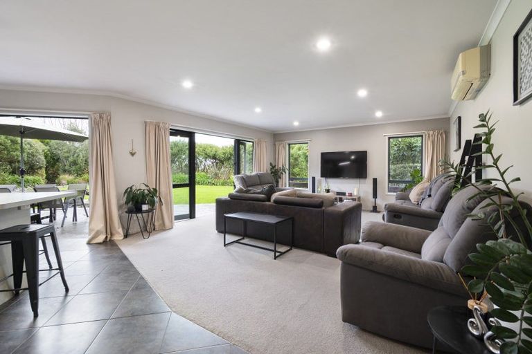 Photo of property in 39 County Heights Drive, Aokautere, Palmerston North, 4471