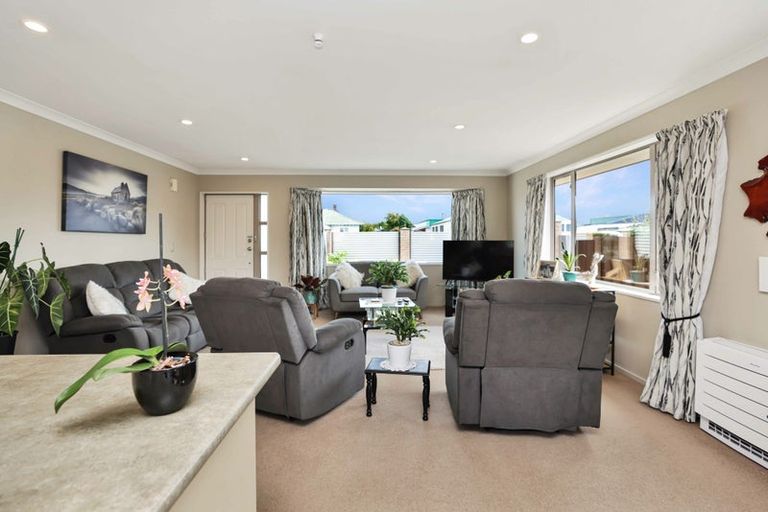 Photo of property in 21 Cox Street, Ashburton, 7700