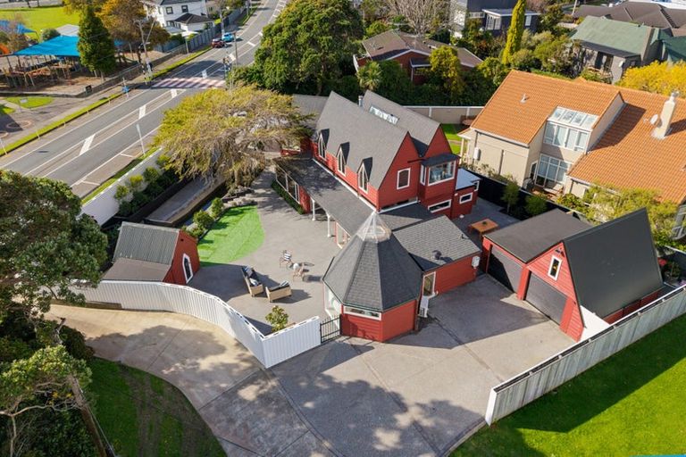 Photo of property in 64 Kings Crescent, Hutt Central, Lower Hutt, 5010