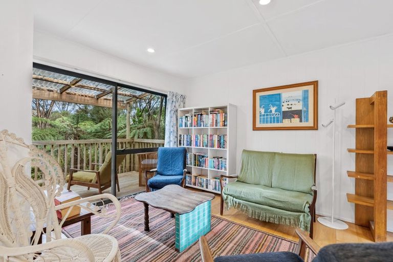 Photo of property in 29 Tahunatapu Road, Parua Bay, Whangarei, 0174