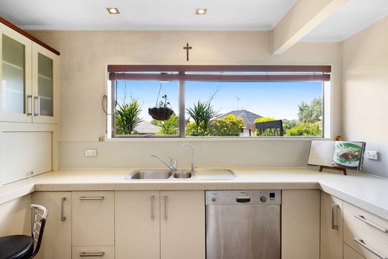 Photo of property in 3 Revell Court, Pukekohe, 2120