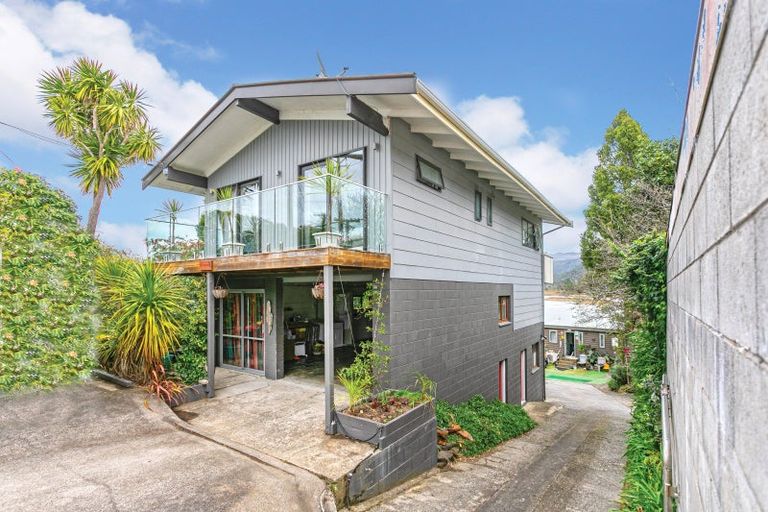 Photo of property in 20 Daphne Road, Tairua, 3508