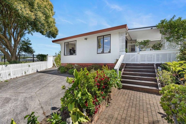 Photo of property in 15 Marinich Drive, Ranui, Auckland, 0612
