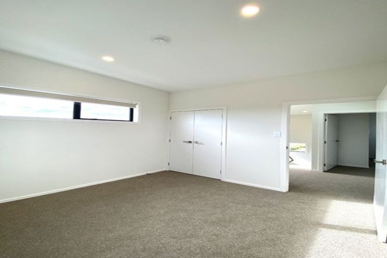 Photo of property in 21 Tahingamanu Road, Hobsonville, Auckland, 0616
