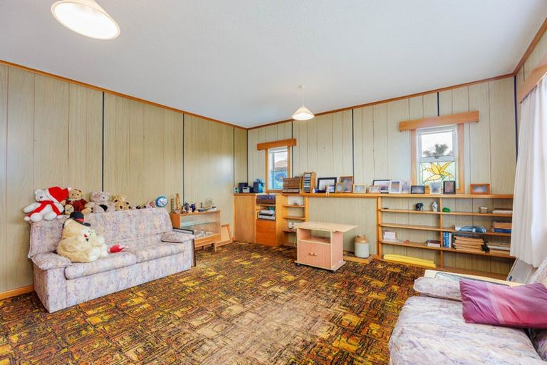 Photo of property in 1 Braemar Road, Rothesay Bay, Auckland, 0630