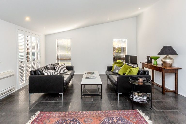 Photo of property in 120 Avondale Road, Taradale, Napier, 4112