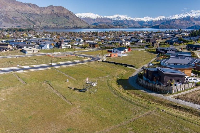 Photo of property in Kirimoko Crescent, Wanaka, 9305