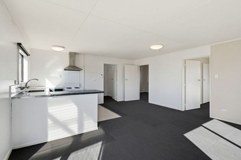 Photo of property in 26 Cumberland Place, Kelvin Grove, Palmerston North, 4414