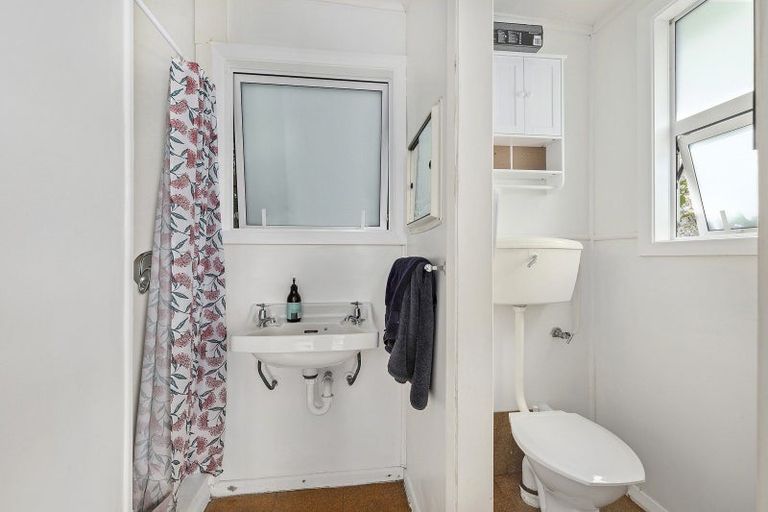 Photo of property in 81 Severn Street, Island Bay, Wellington, 6023