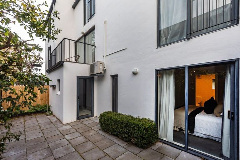 Photo of property in 28e Cranmer Square, Christchurch Central, Christchurch, 8013