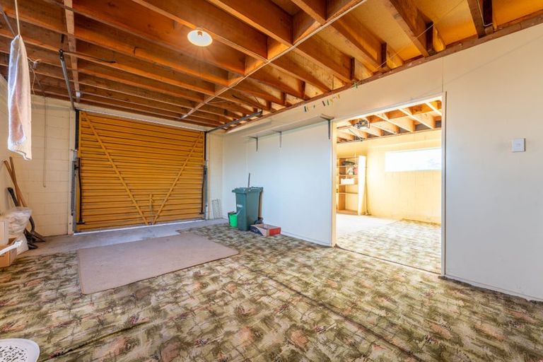 Photo of property in 2 Oxford Street, Holmes Hill, Oamaru, 9401