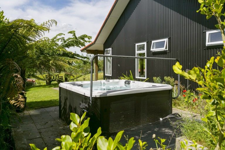 Photo of property in 4/142 Mapara Road, Acacia Bay, Taupo, 3385