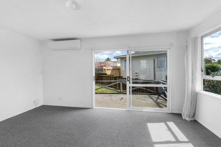 Photo of property in 49 Hyperion Drive, Randwick Park, Auckland, 2105