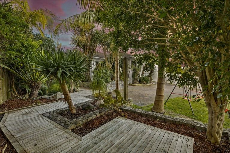 Photo of property in 26 Hartley Terrace, Massey, Auckland, 0614
