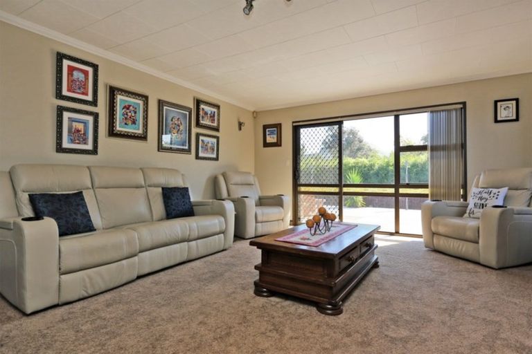 Photo of property in 116 Avondale Road, Taradale, Napier, 4112