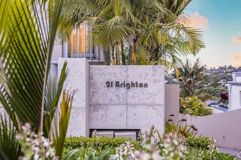 Photo of property in 21 Brighton Terrace, Mairangi Bay, Auckland, 0630