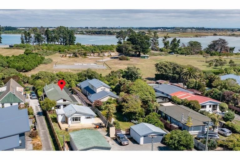 Photo of property in 238 Estuary Road, South New Brighton, Christchurch, 8062
