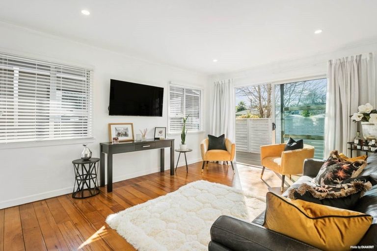 Photo of property in 1/113 Nile Road, Milford, Auckland, 0620