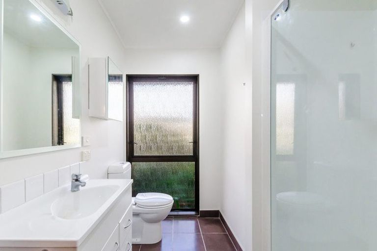 Photo of property in 1 Manu Grove, Waikanae, 5036